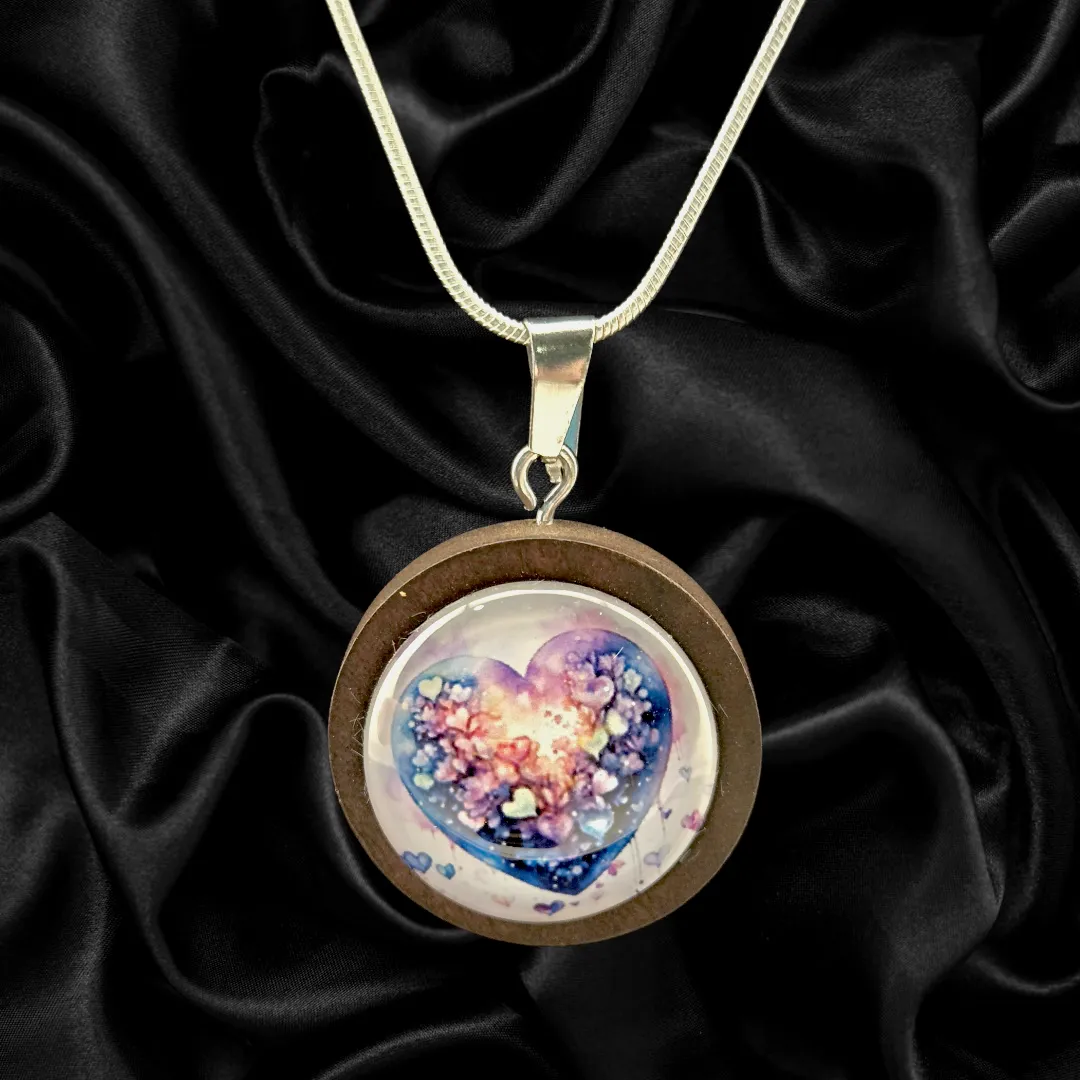 Heartburst Wood Necklace – Silver Toned