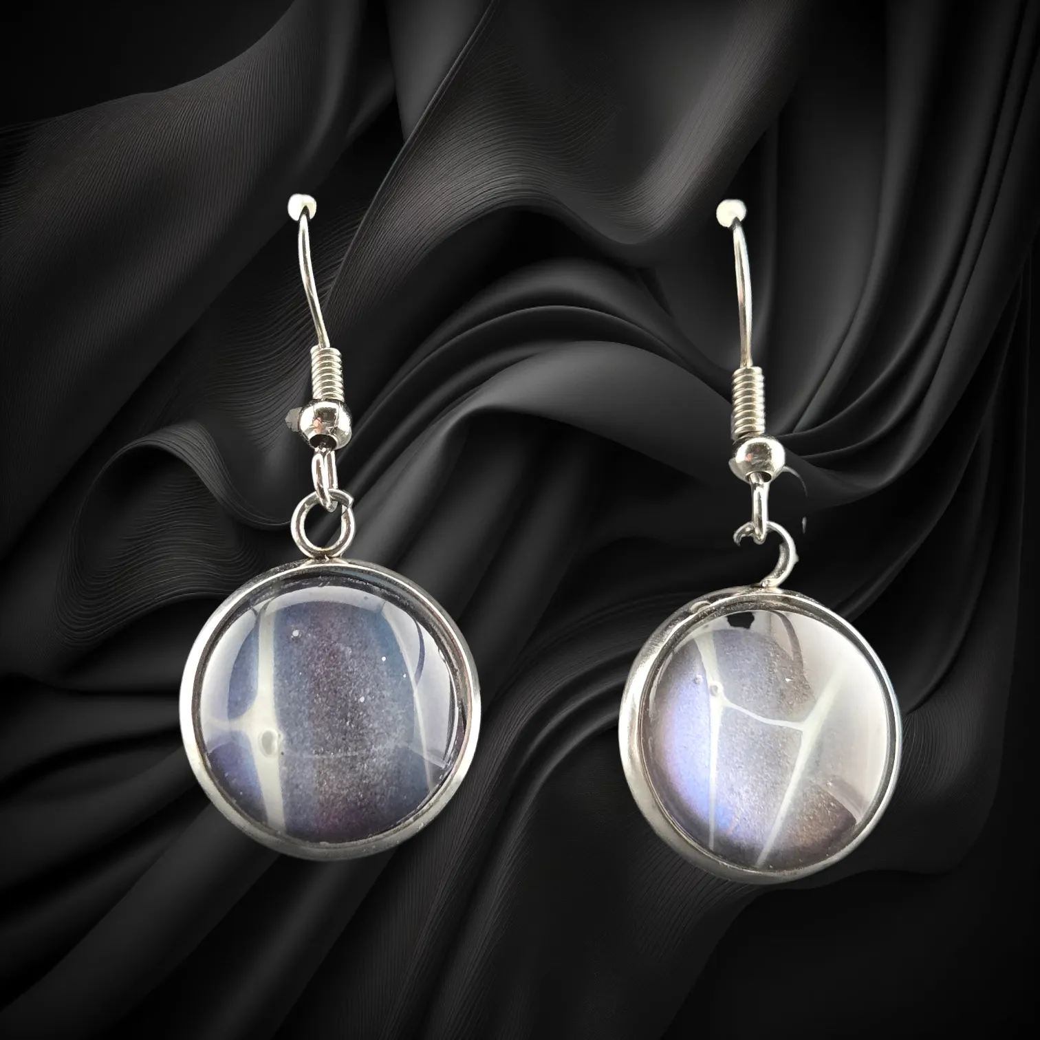Aqua Crackle Glass Hanging Earrings – 15mm