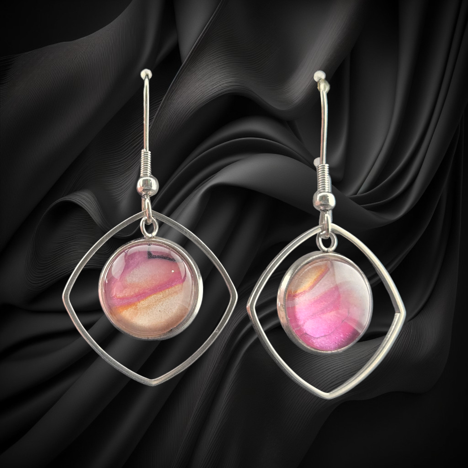 Hanging Earrings – Rosé Diamond Frame (12mm)