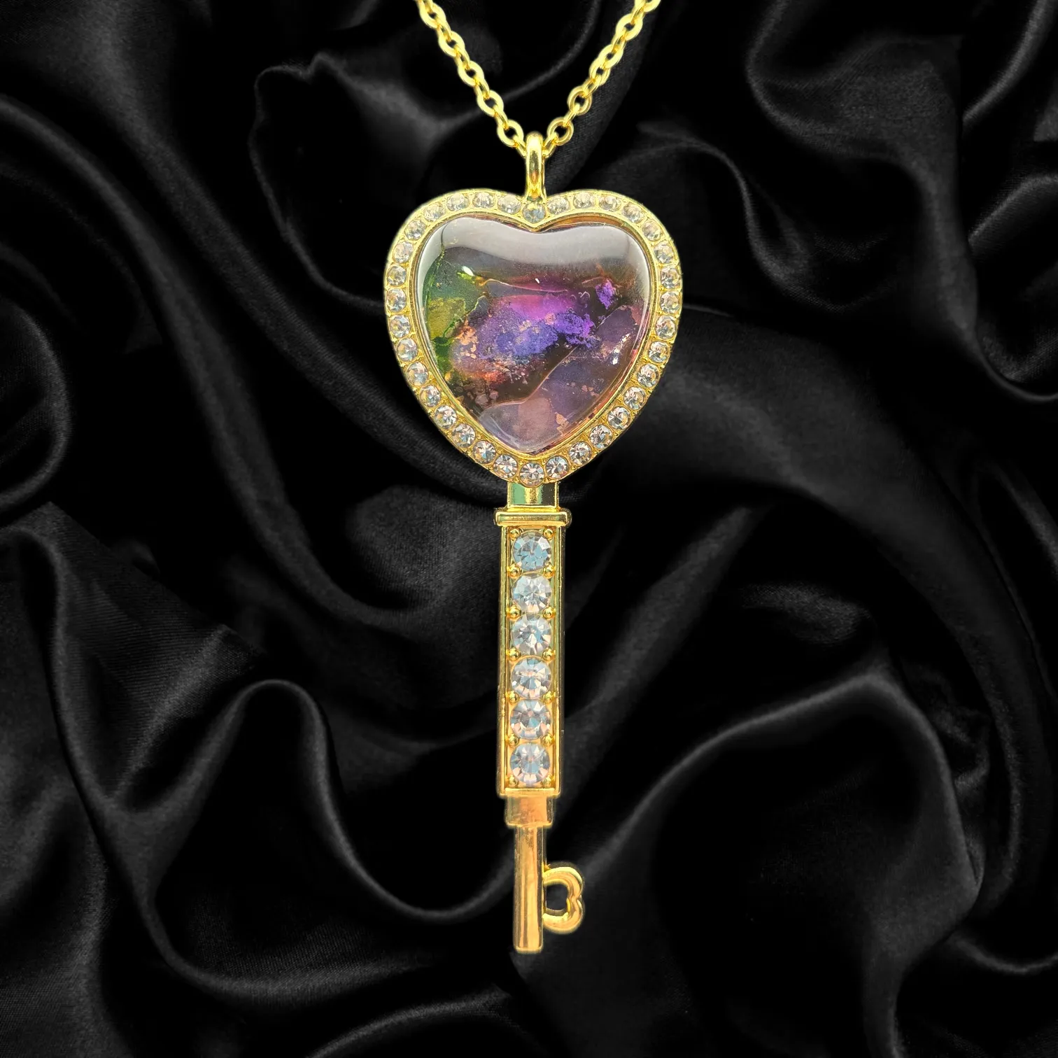 Gold Heart Key Necklace – Multicolor Abstract