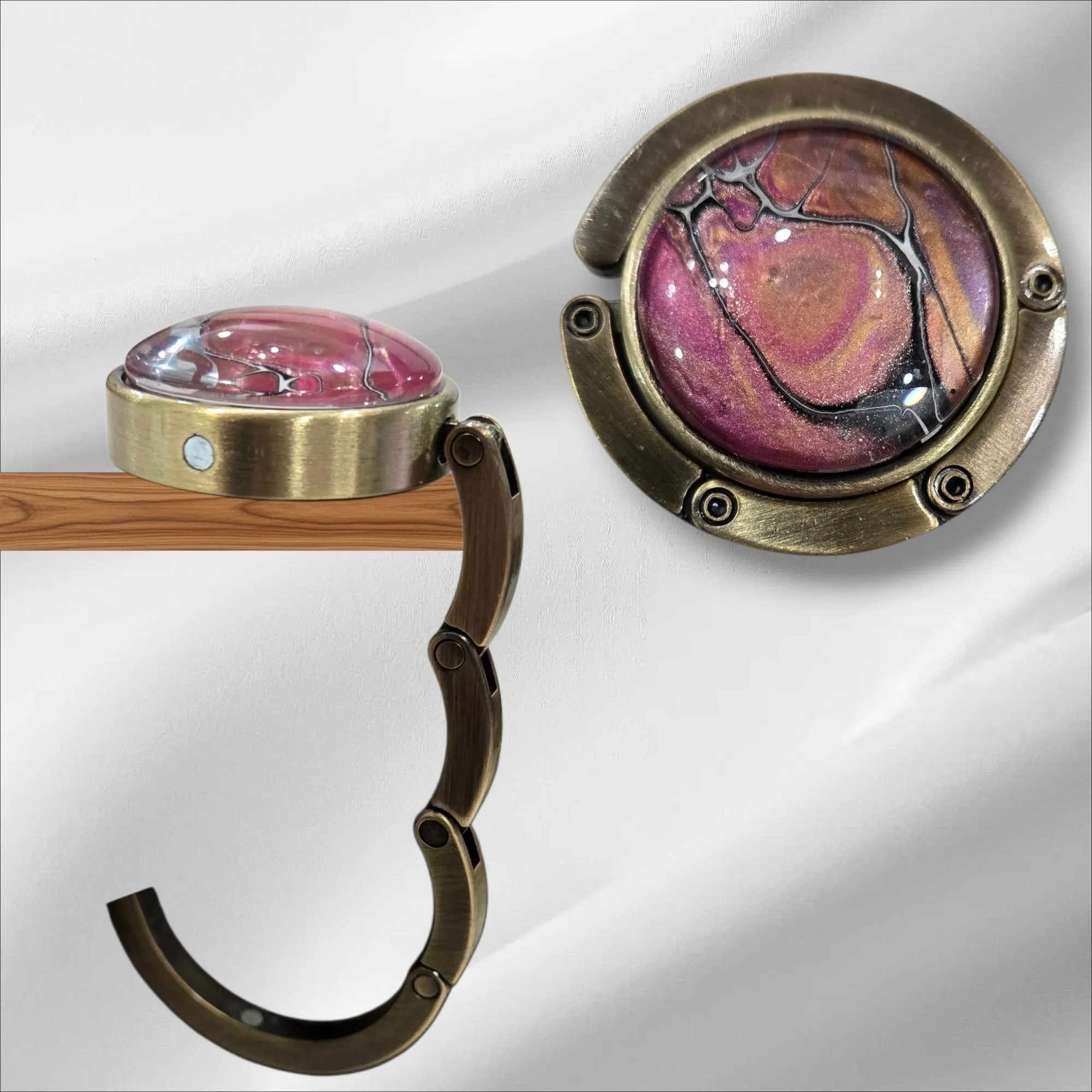 Angique Bronze Metal/Pink Gold Design Purse Hanger
